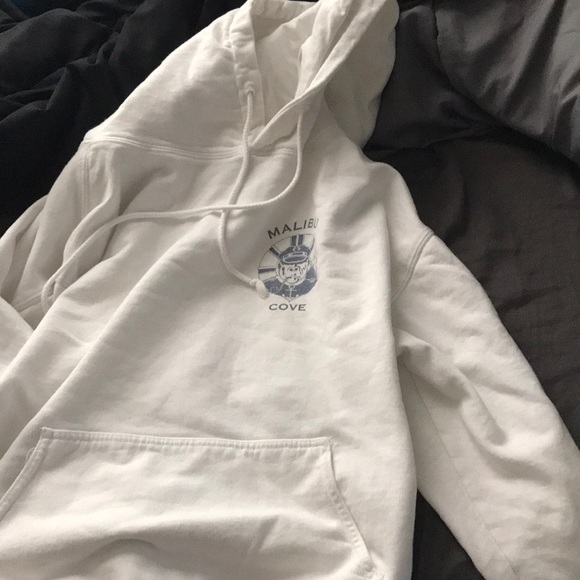 Brandy Melville Sweaters - brandy melville rare malibu hoodie